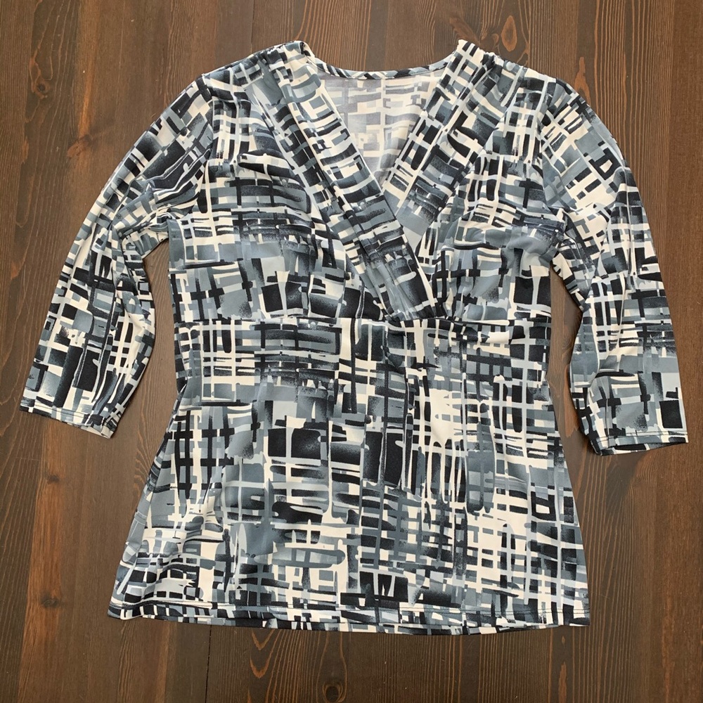 2 FOR $20 Stretchy shirt with 3/4 sleeves - 10/12